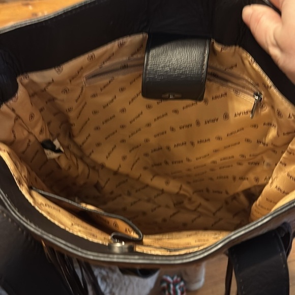 ARIAT Scarlett Fringe Cow Hide Tote - Picture 6 of 7